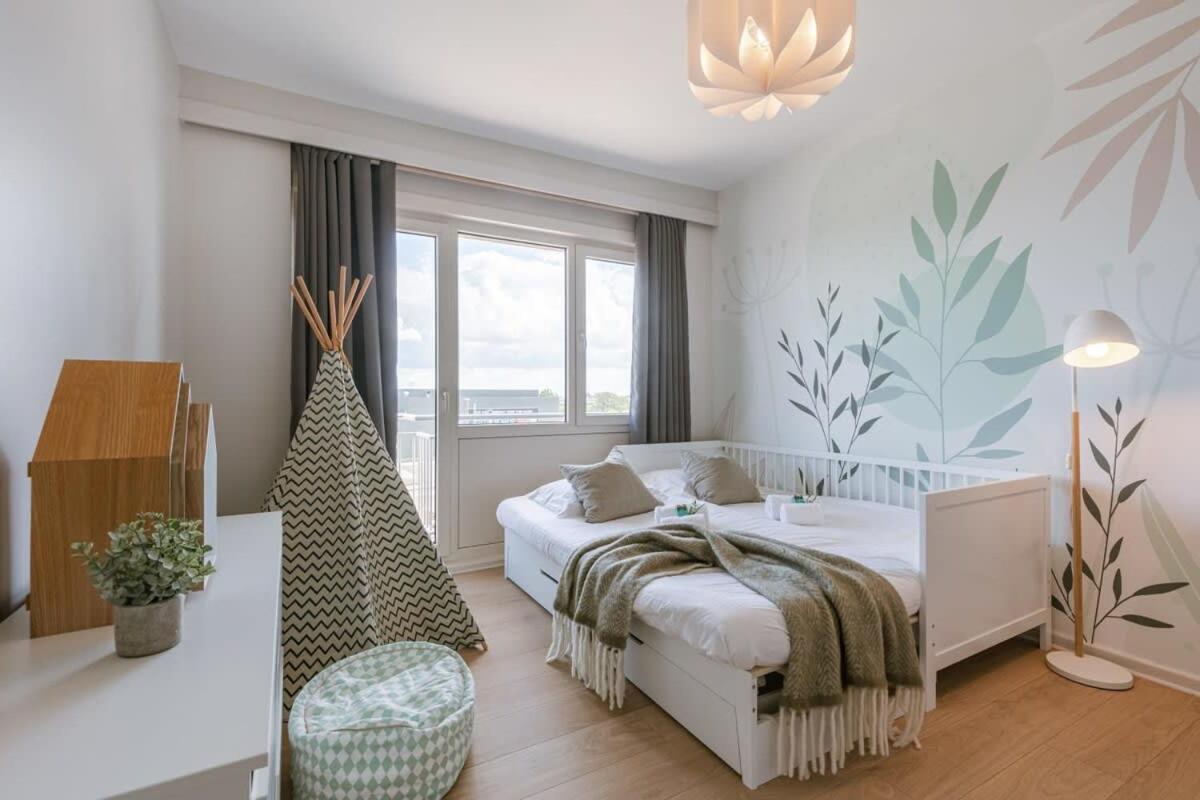 Huswell - Bright Seaview Apartment In Oostende Buitenkant foto
