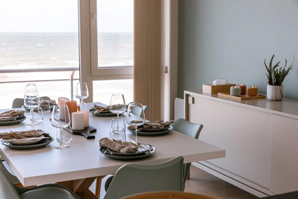 Huswell - Bright Seaview Apartment In Oostende Buitenkant foto